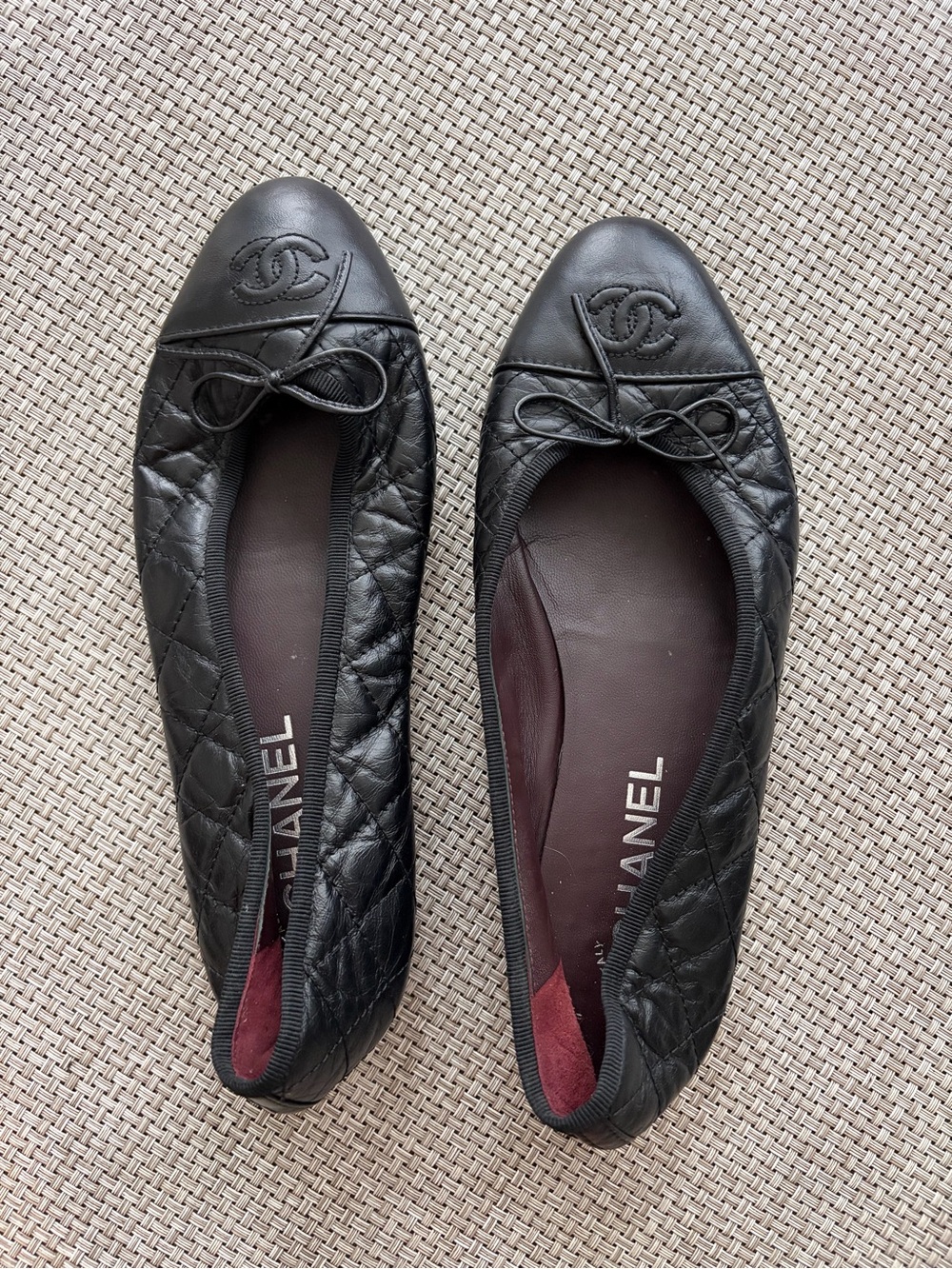 CHANEL Black Quilted Leather CC Logo Ballet Flats